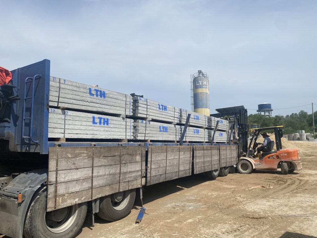 LTH Prestressed Concrete Pole | Tiang Pagar on a lorry