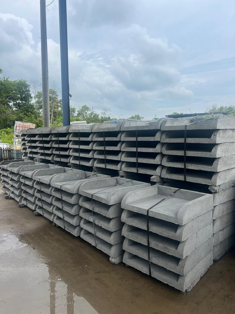 LTH Concrete Dustbin Tray Stockyard