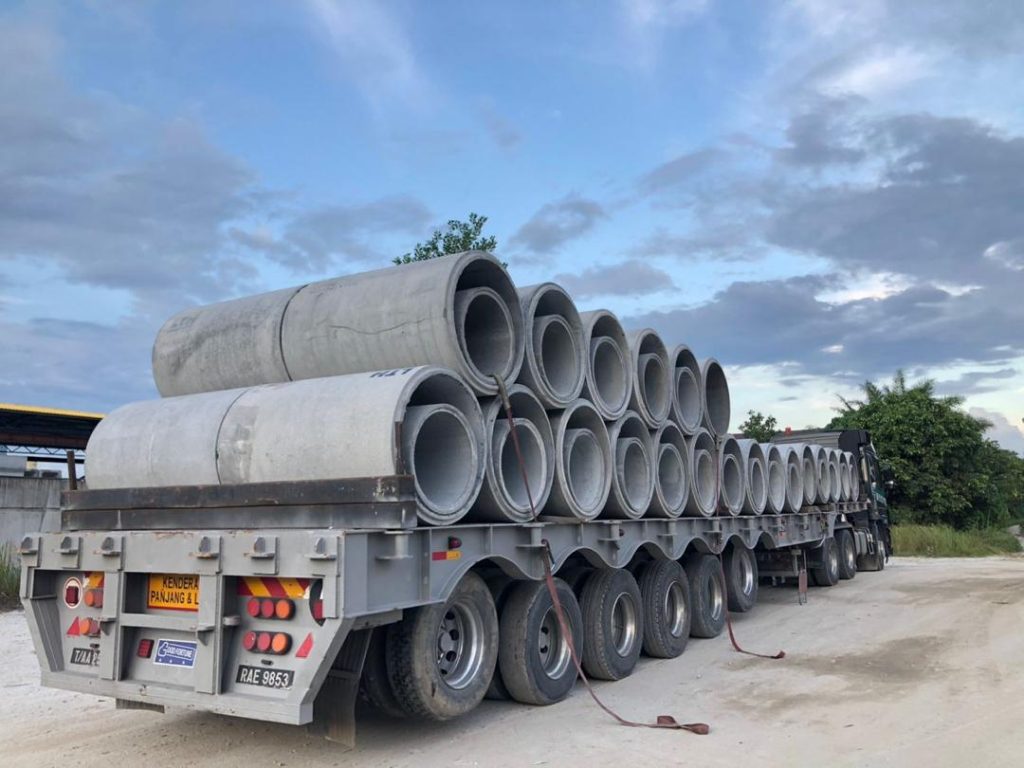 Tons of LTH Pipe Culvert on a lorry
