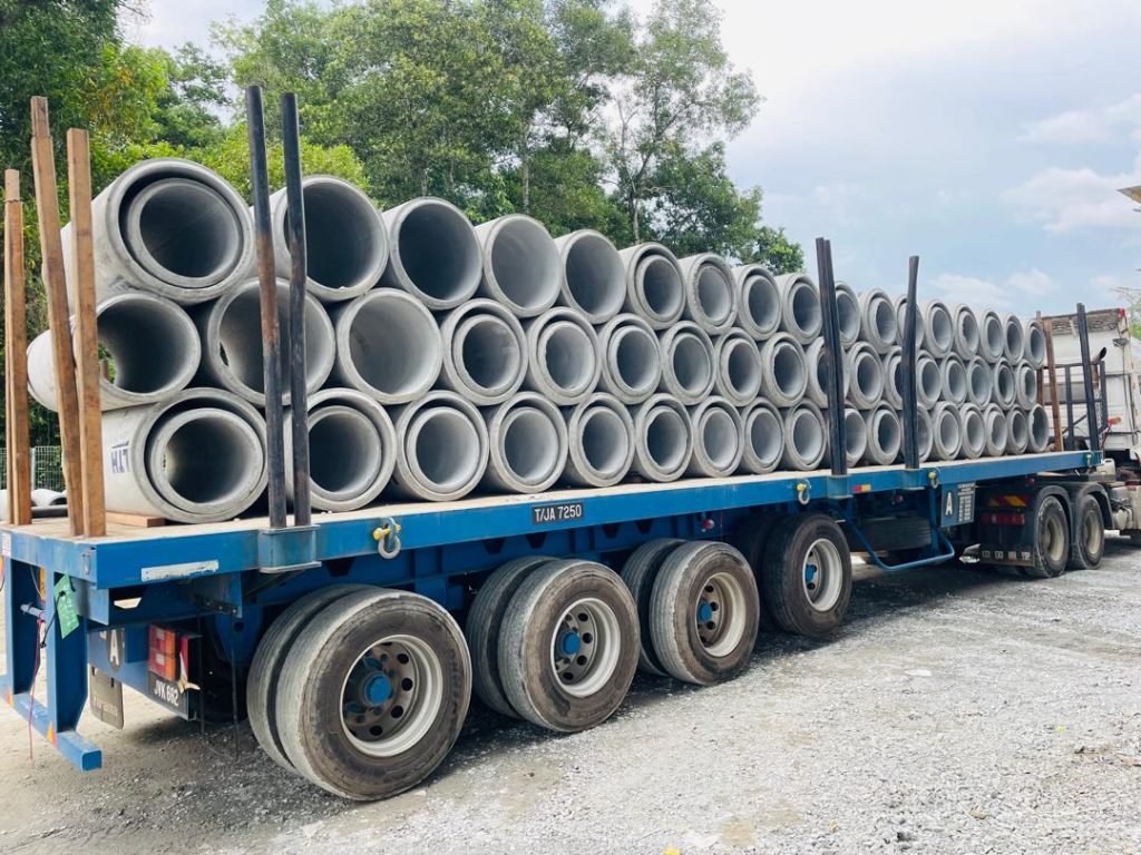 Tons of LTH Pipe Culvert on a lorry