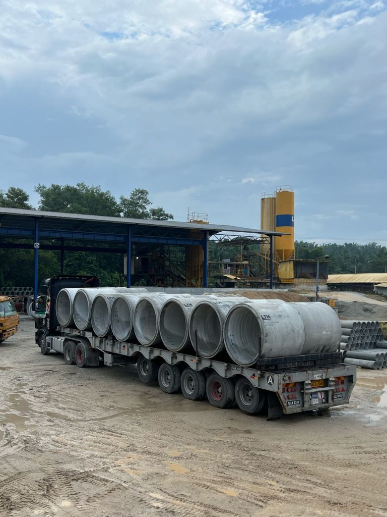 Tons of LTH Pipe Culvert on a lorry